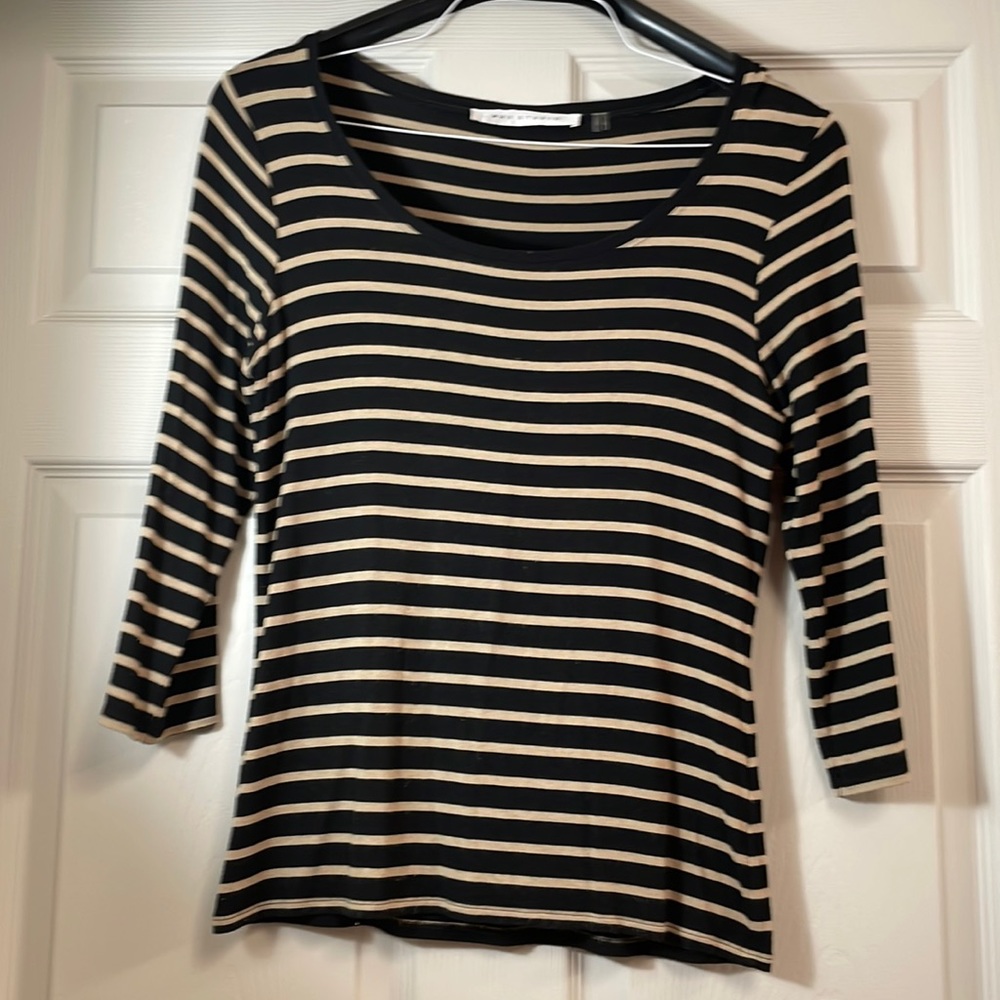 MAX STUDIO striped tee in great pre-owned condition, sized M
